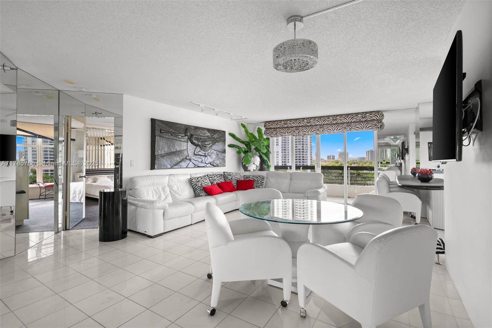 Aventura, FL 33180,19101 NE 36th Ct #807