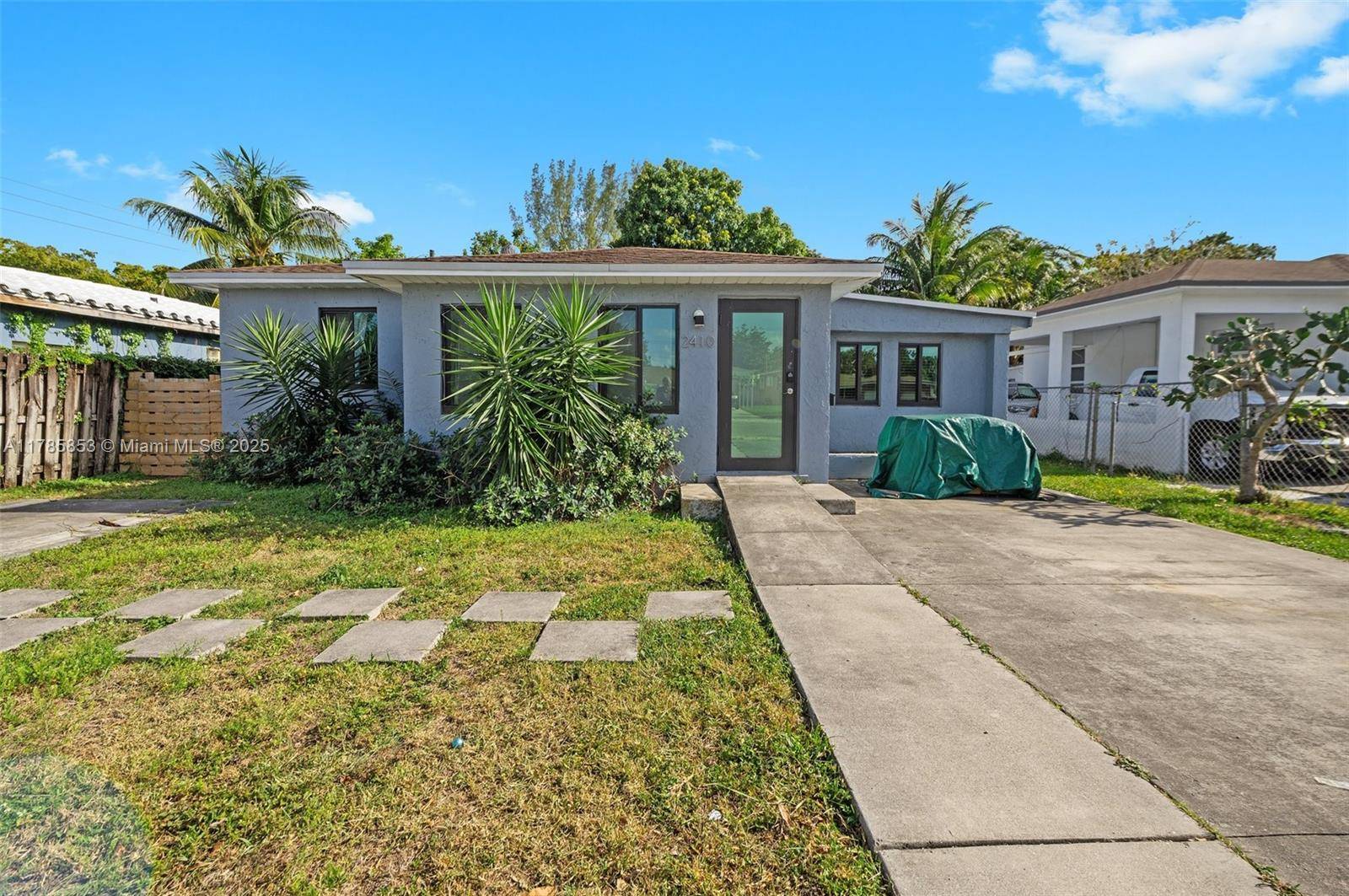 Hollywood, FL 33020,2410 Jackson St
