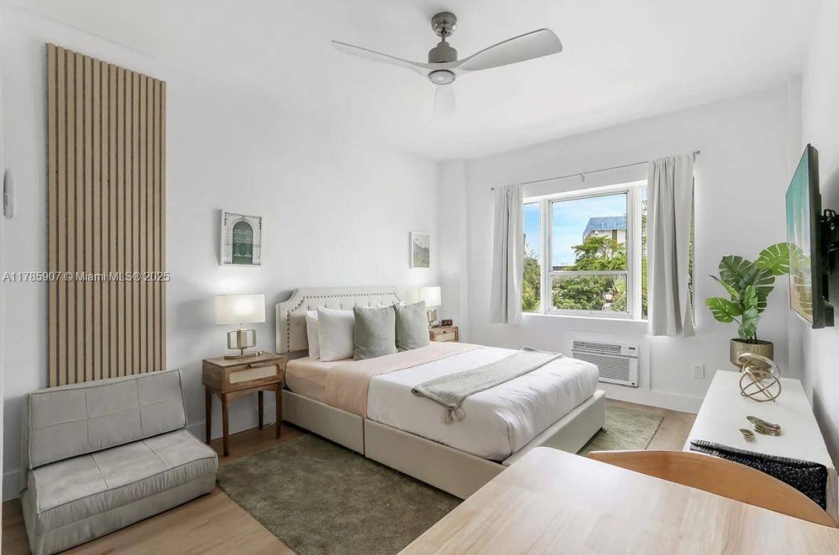 Miami Beach, FL 33140,255 W 24th St #232