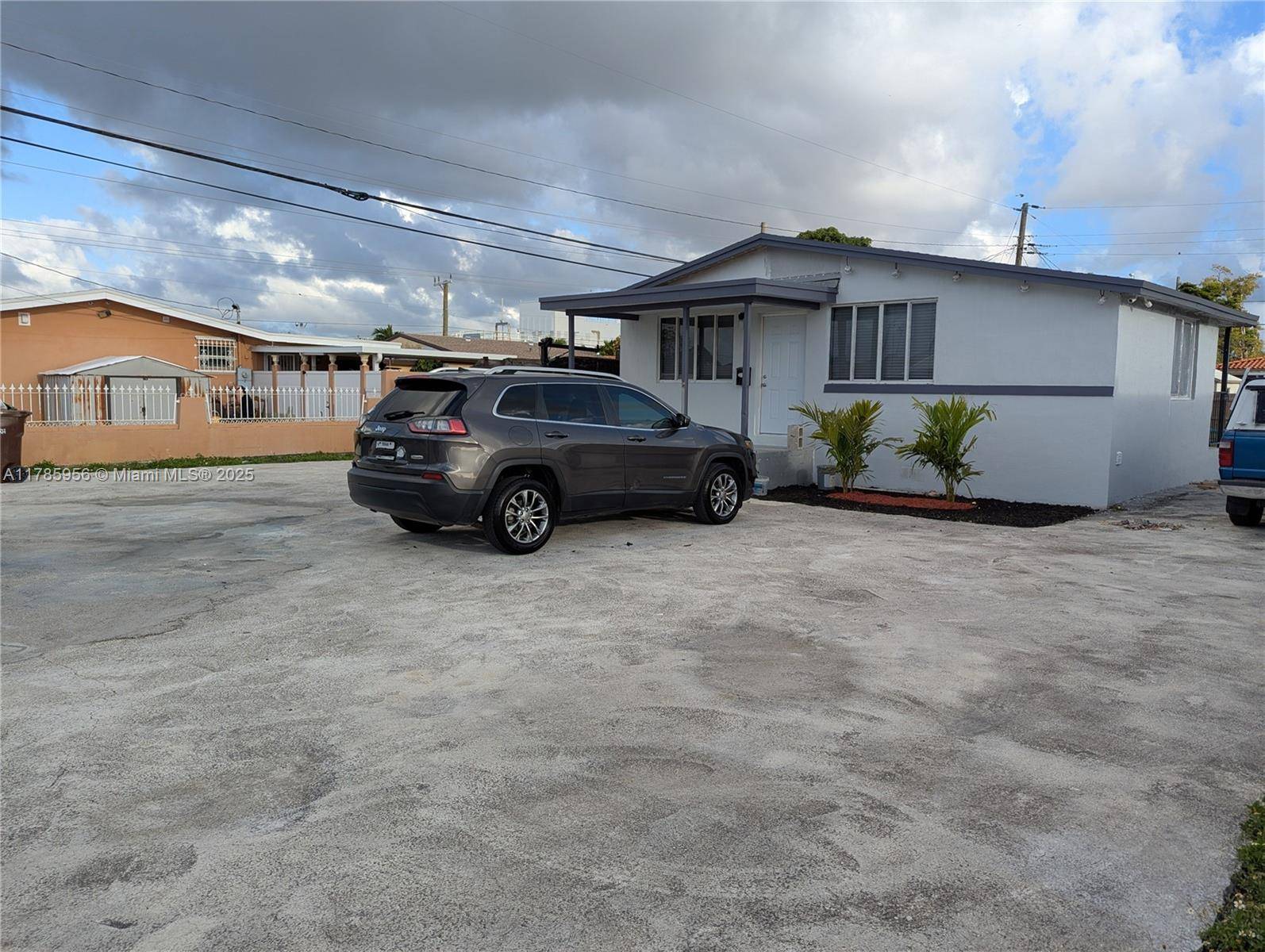 Hialeah, FL 33010,320 W 13th St