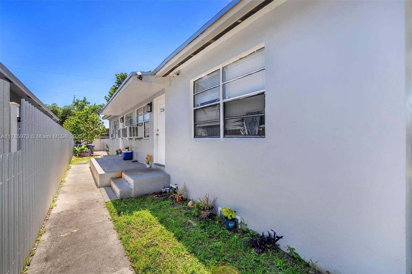 Hollywood, FL 33020,2236 Greene St