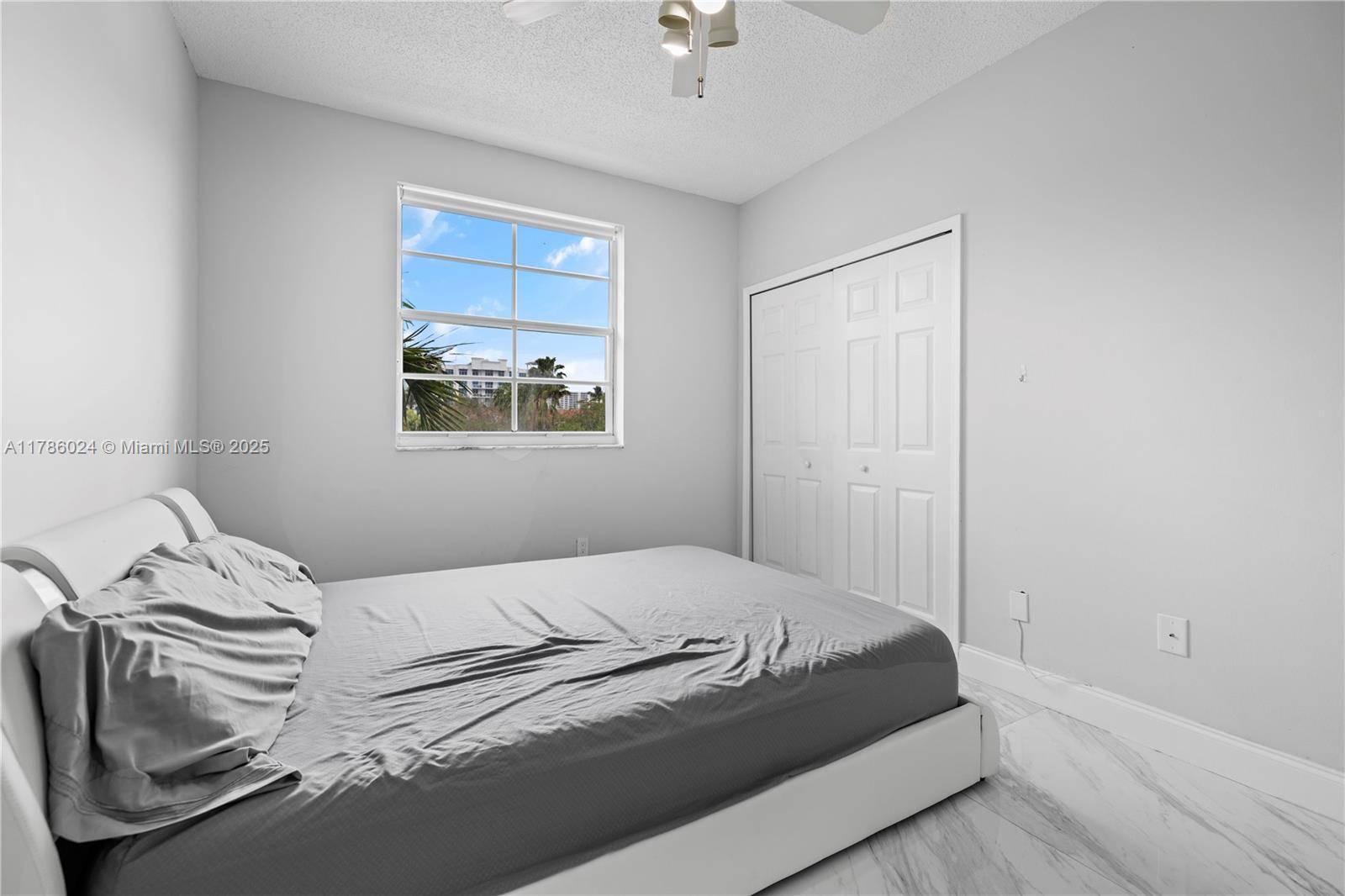 Aventura, FL 33160,3105 NE 184th St #7305