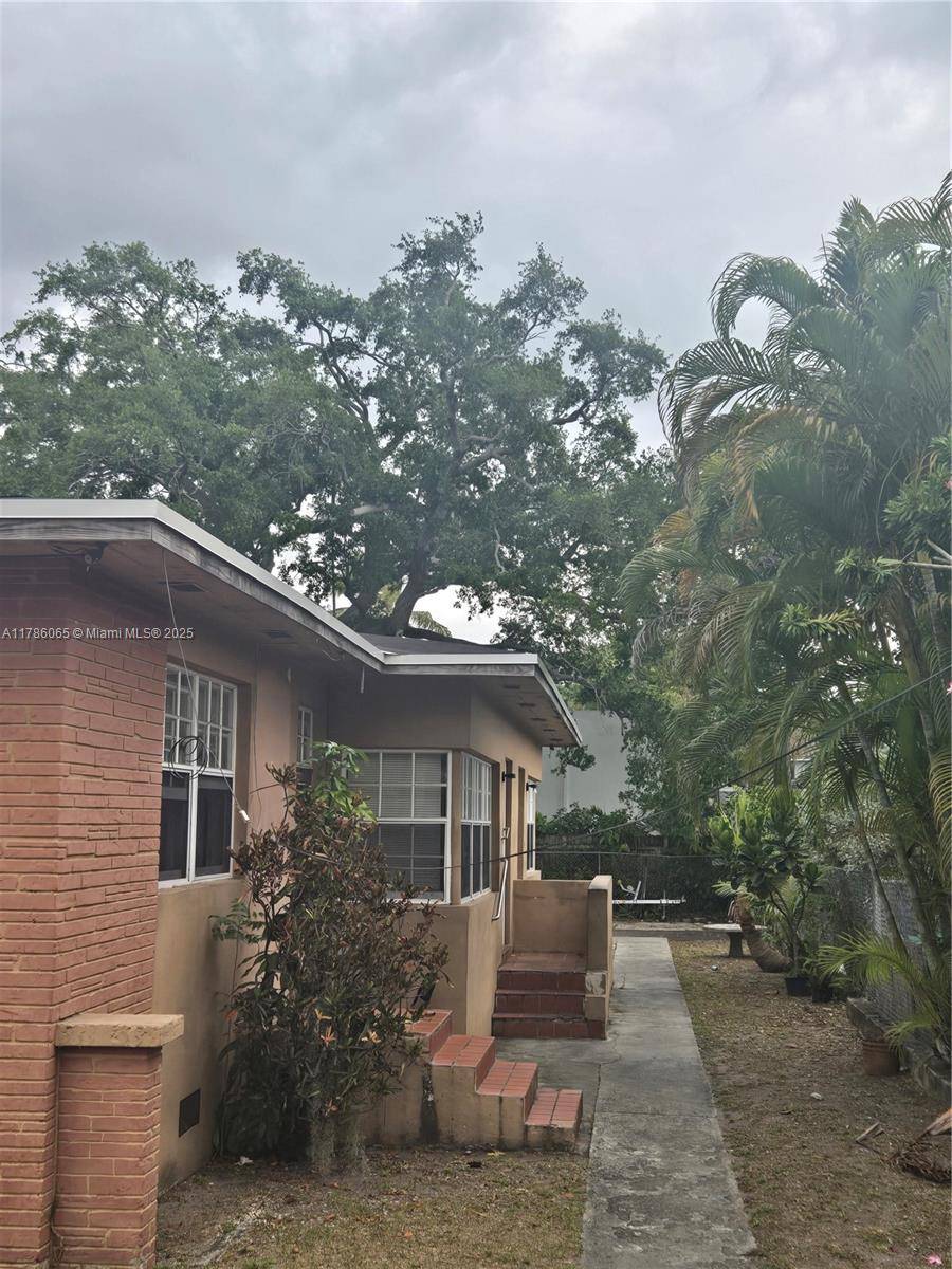 Miami, FL 33138,533 NE 67th St