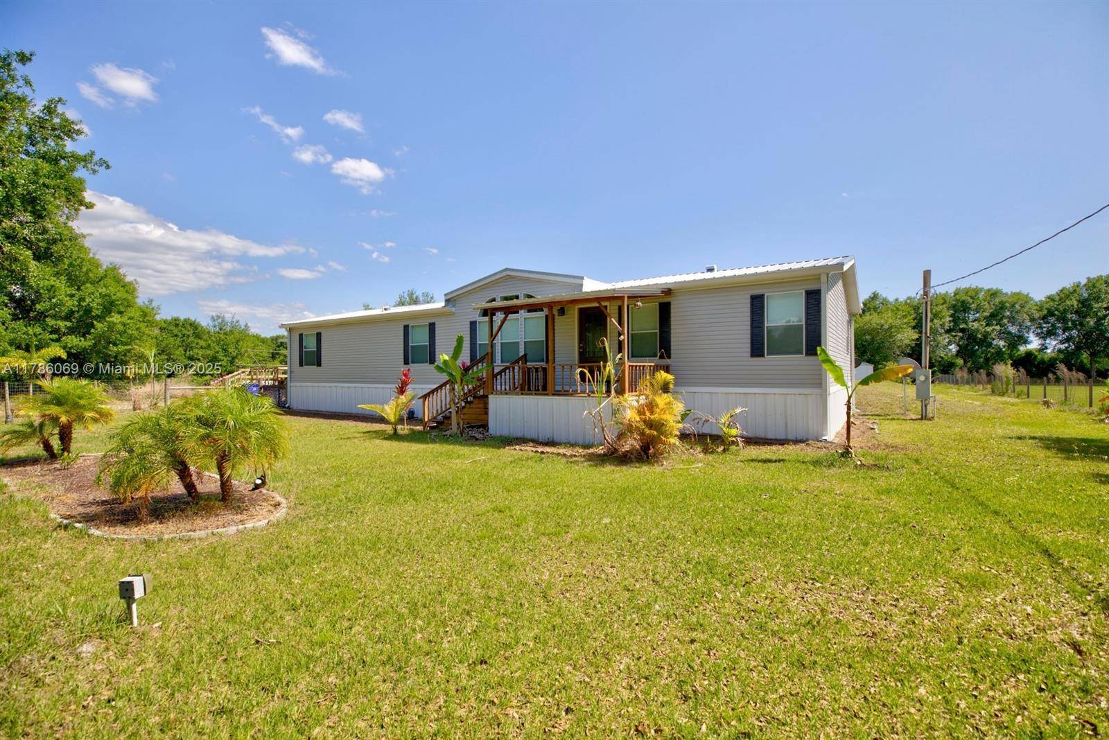 Lorida, FL 33857,3201 Pamela dr