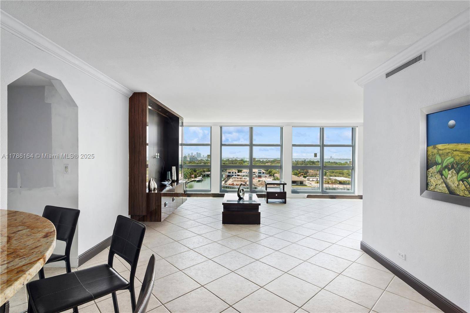 Miami Beach, FL 33140,5055 Collins Ave #10J