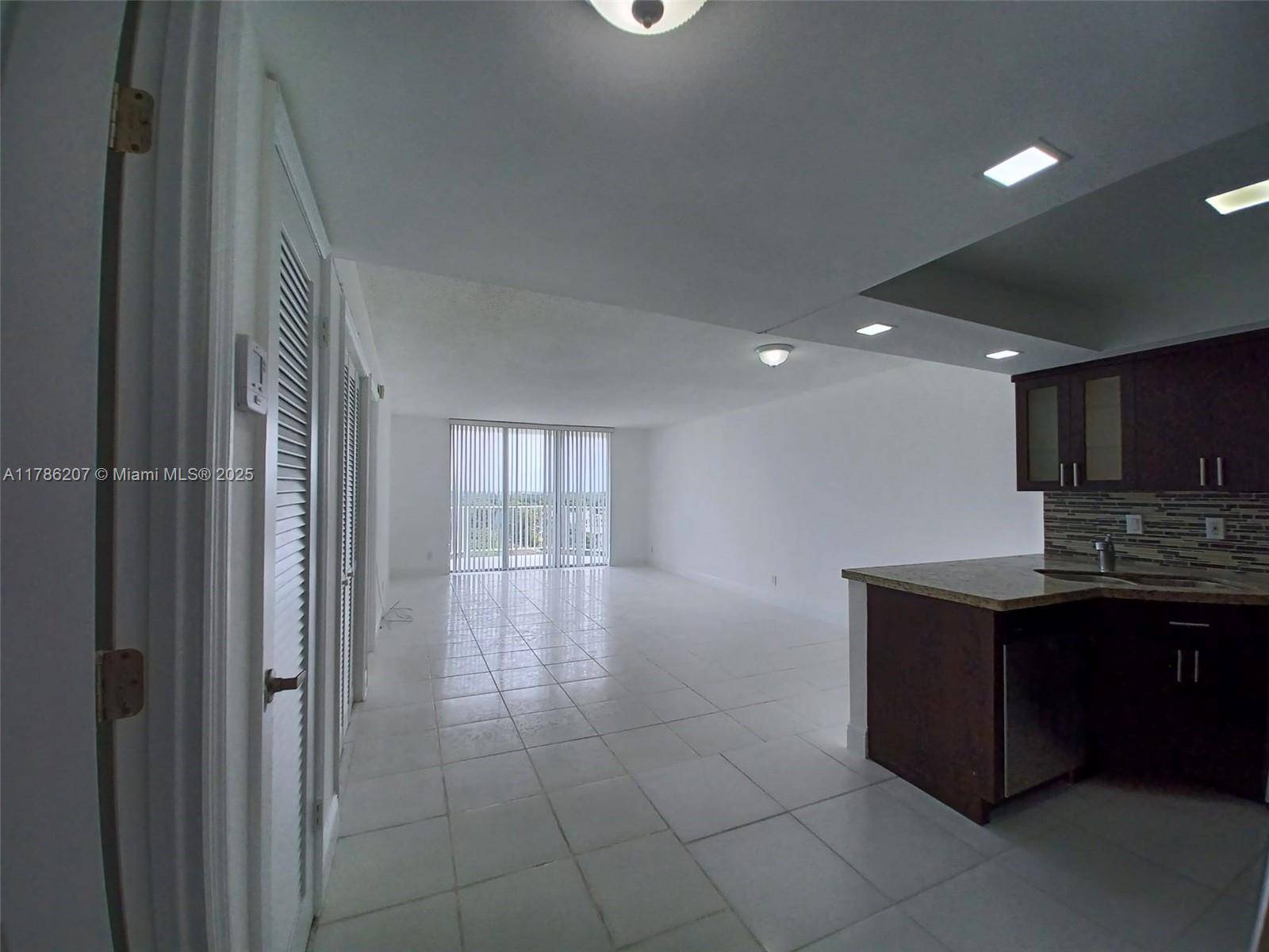 North Miami Beach, FL 33162,16740 NE 9th Ave #805