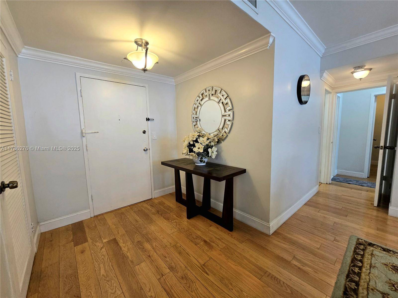 Miami Beach, FL 33140,5825 Collins Ave #2D