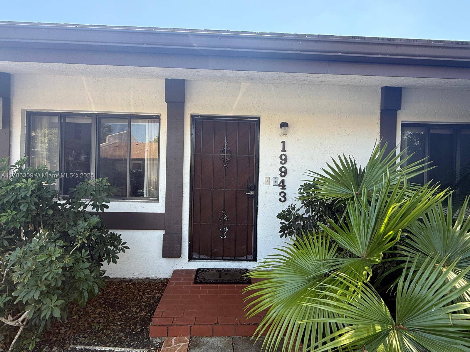 Miami, FL 33179,19943 NE 5th Ct #2M