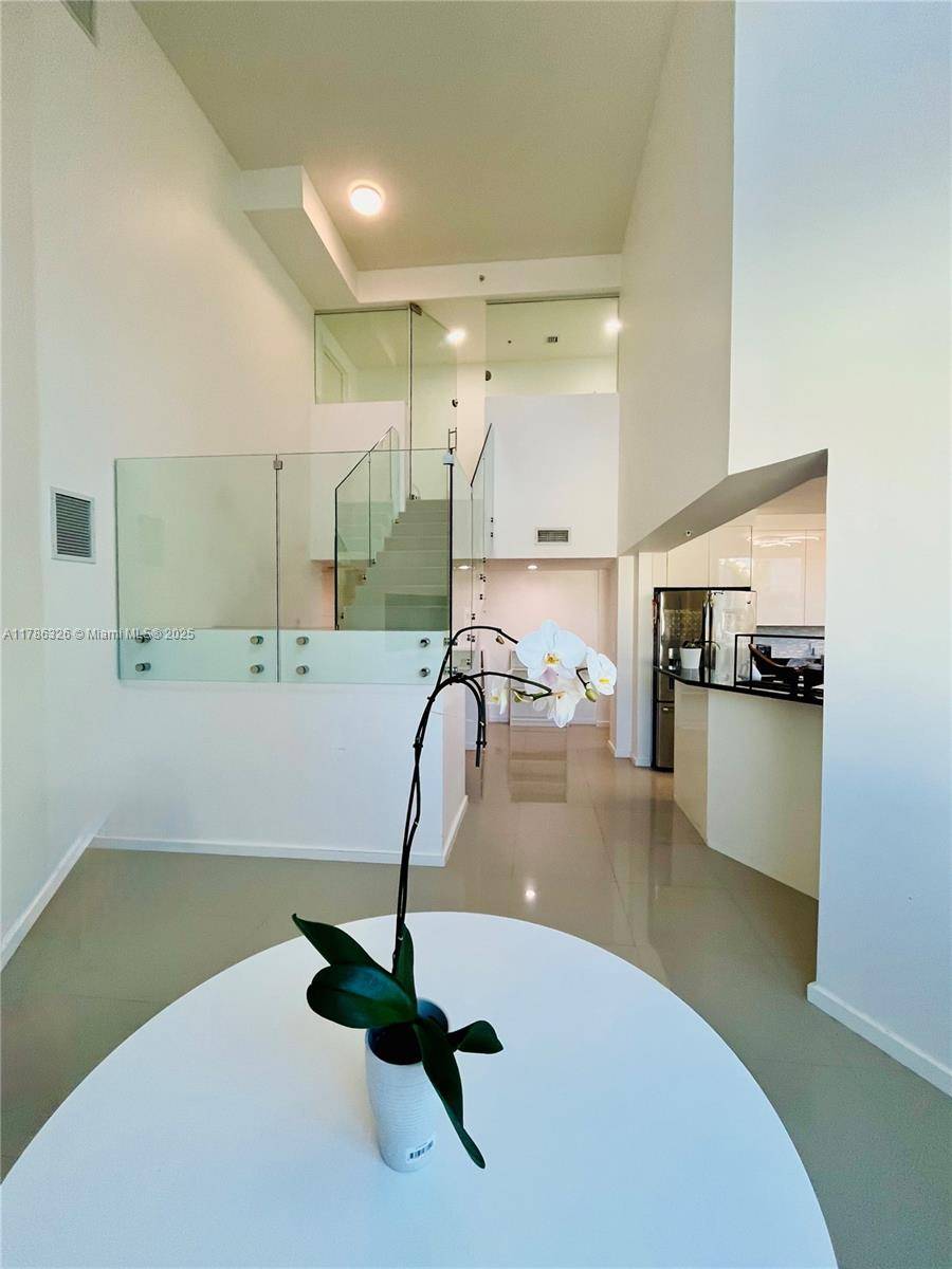 Aventura, FL 33180,3030 NE 188th St #302
