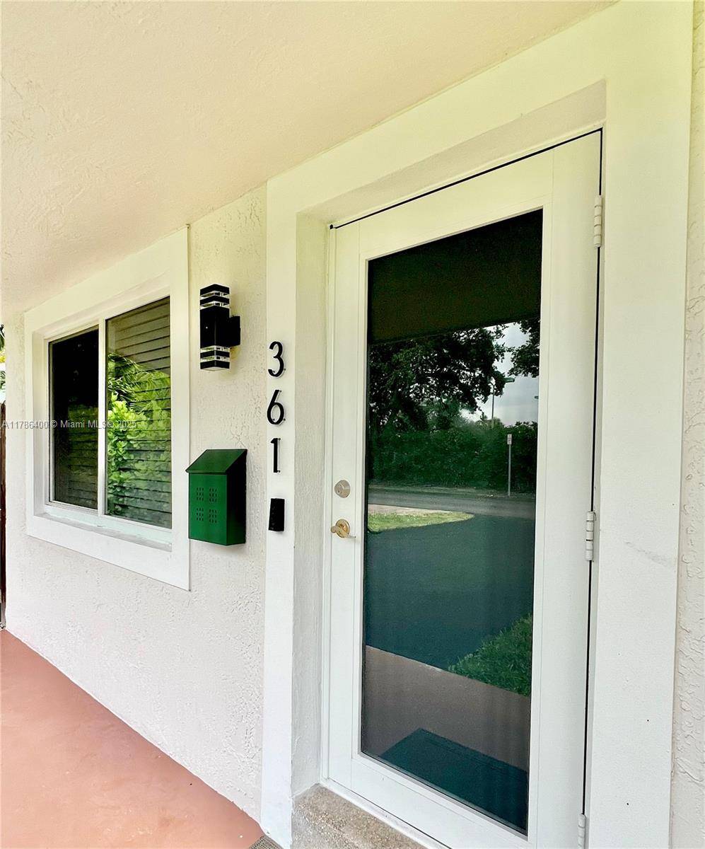 Oakland Park, FL 33334,361 NE 41st St #361