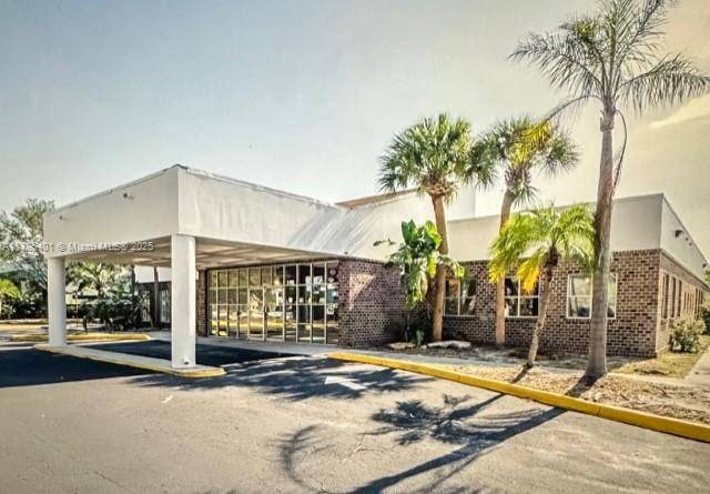Oakland Park, FL 33334,4650 N Dixie Hwy
