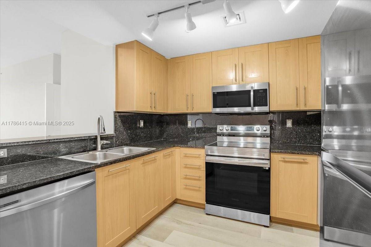 Fort Lauderdale, FL 33301,511 SE 5th Ave #2109
