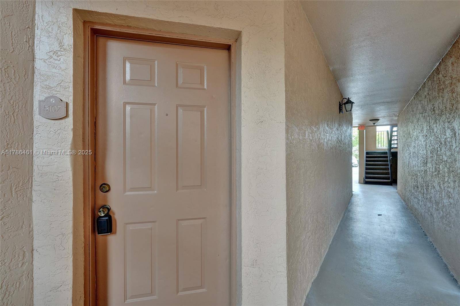 Davie, FL 33328,2866 S University Dr #5107
