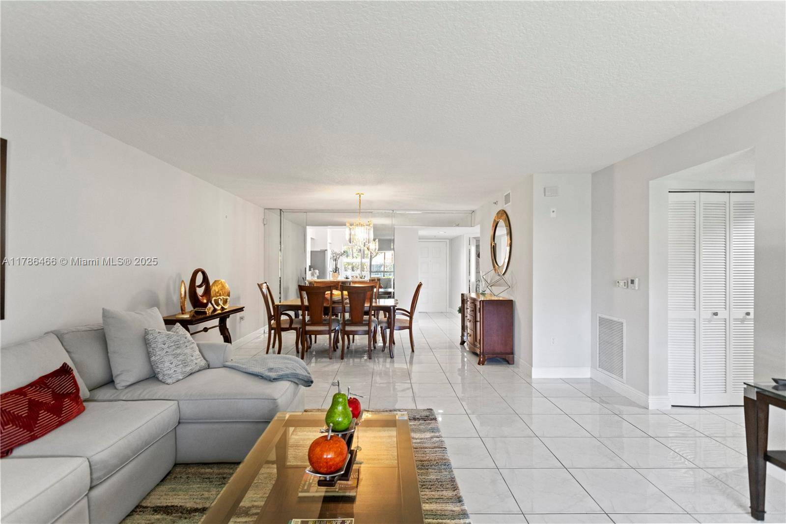 Boynton Beach, FL 33437,5876 Regal Glen Dr #101