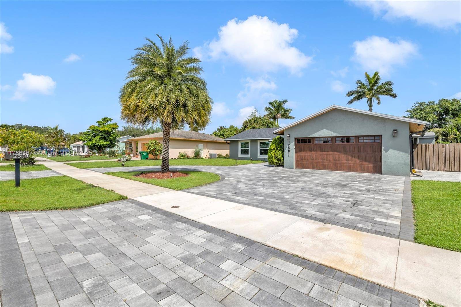 Davie, FL 33325,12501 SW 10th Ct