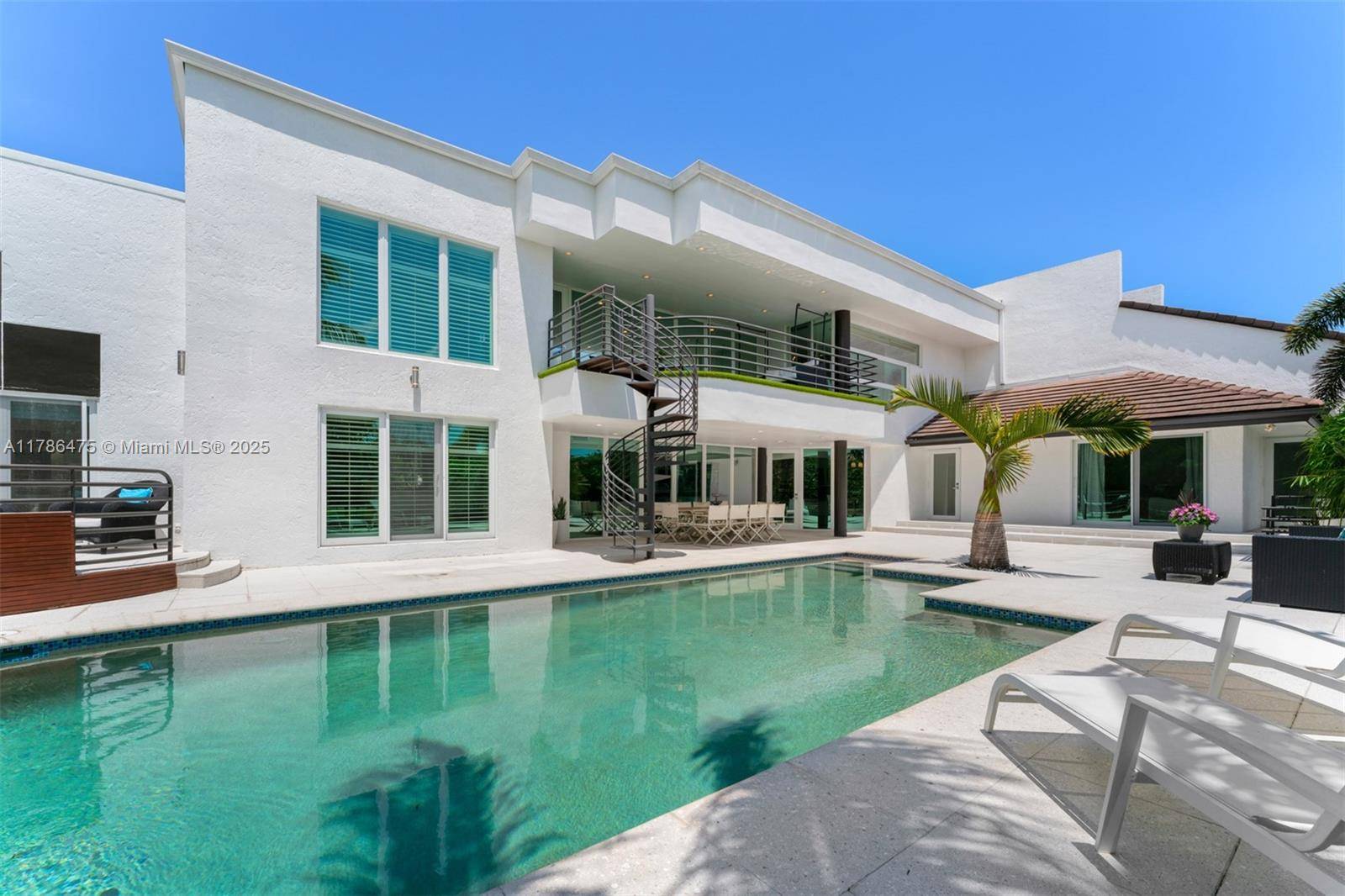 Miami, FL 33176,8820 SW 104th St