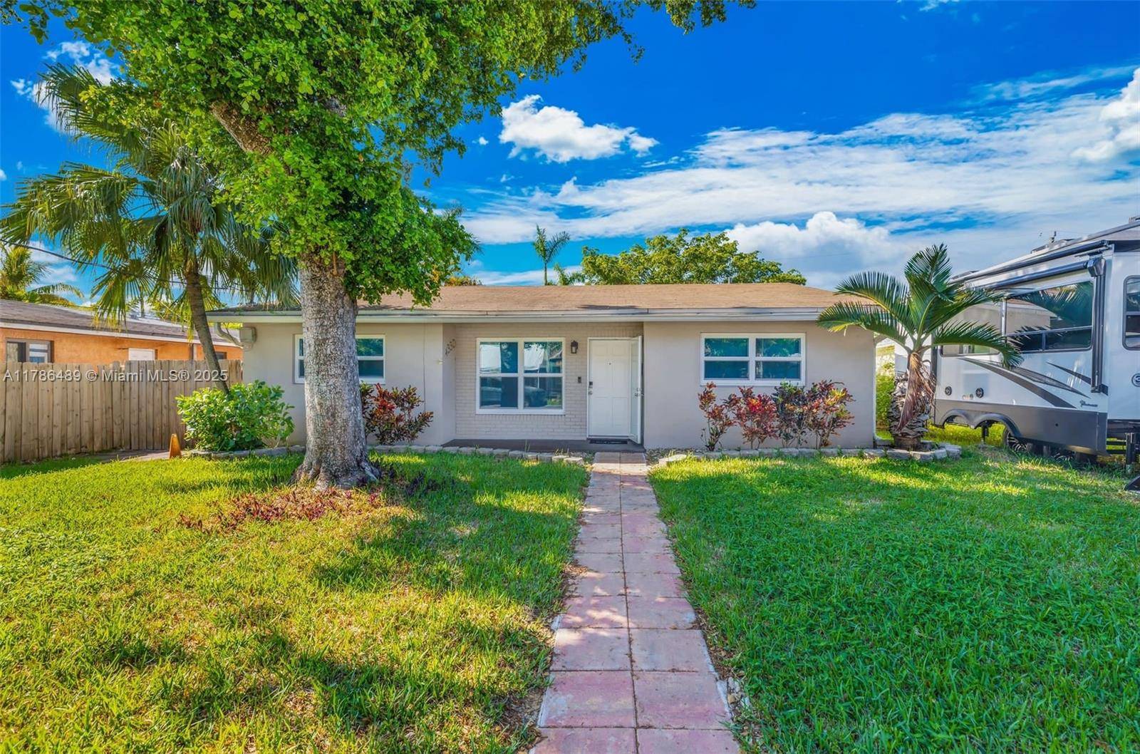 Dania Beach, FL 33312,4330 SW 34th #Ln