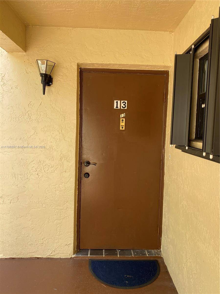 Hialeah, FL 33016,6555 W 26th Dr #13-35