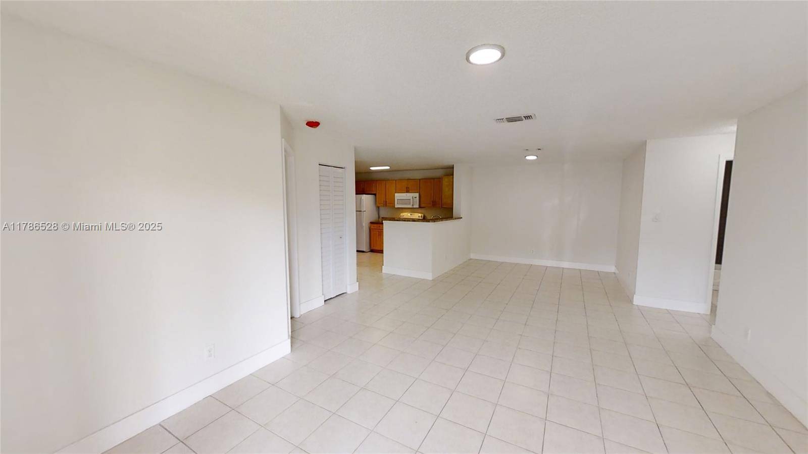 Coral Springs, FL 33071,11255 W Atlantic Blvd #106