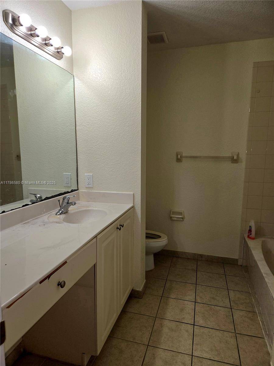 Miami Gardens, FL 33169,17331 NW 7 AV #107