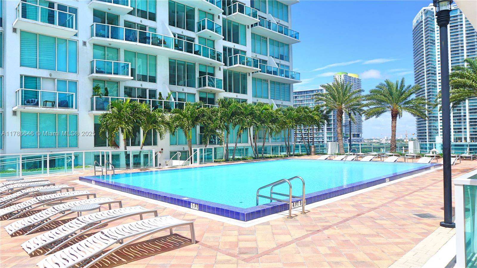 Miami, FL 33131,41 SE 5th St #814