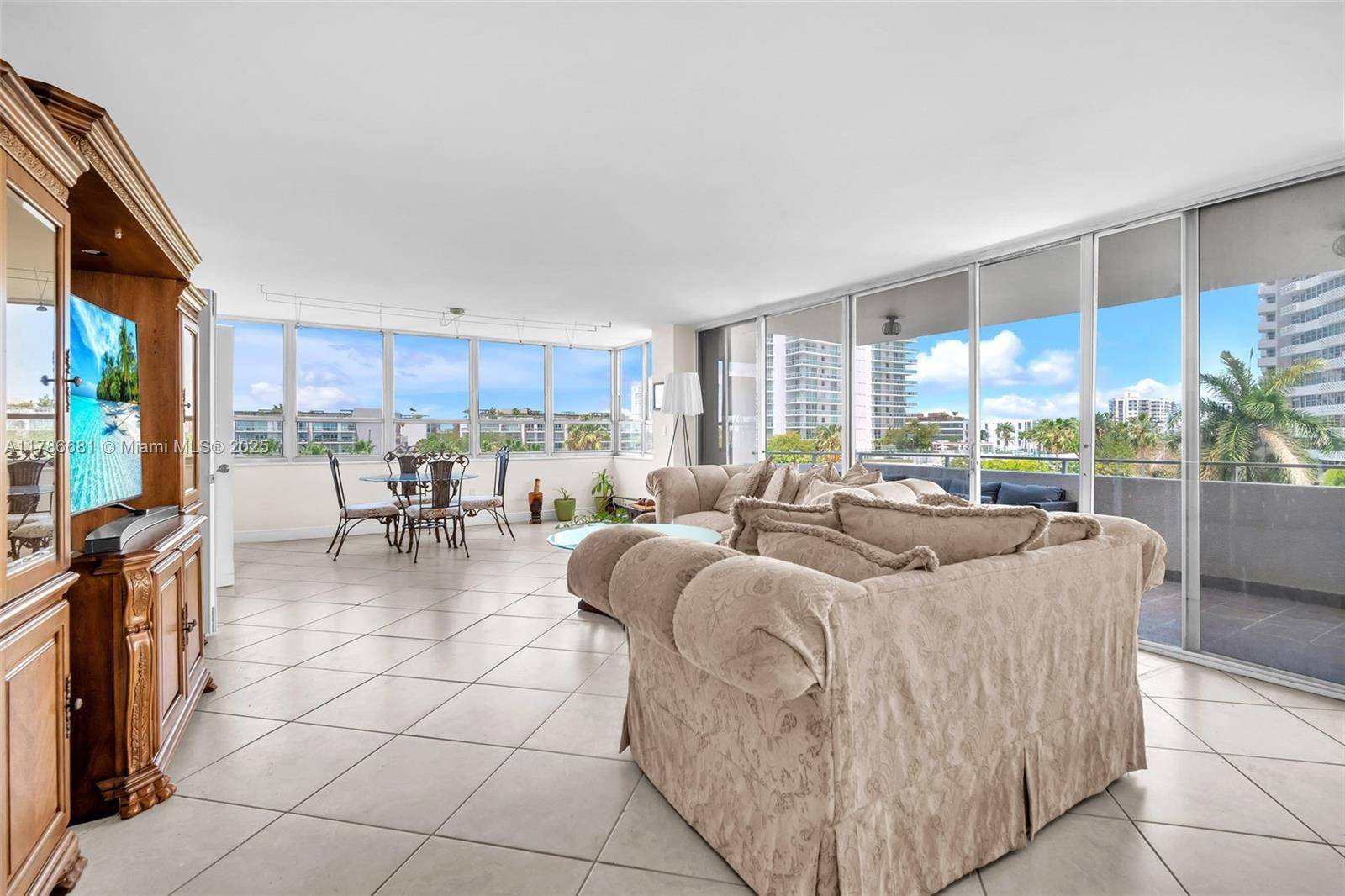 Miami Beach, FL 33139,11 Island Ave #512