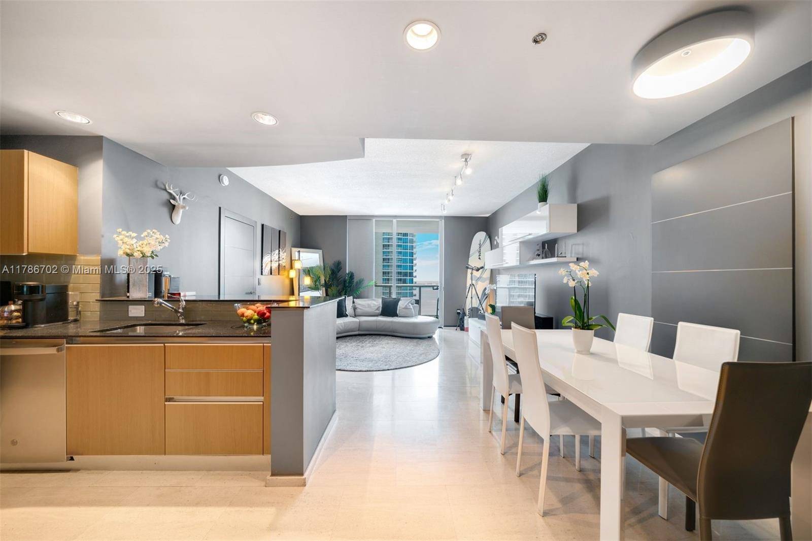Miami, FL 33131,1060 Brickell Ave #3003