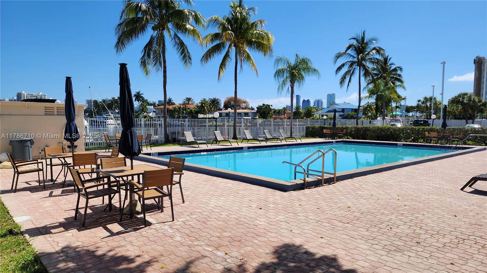 North Miami Beach, FL 33160,2821 N Miami Beach Blvd #5E
