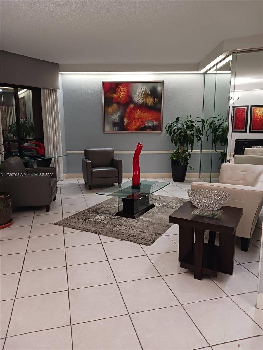 Pembroke Pines, FL 33026,1000 Saint Charles Pl #417