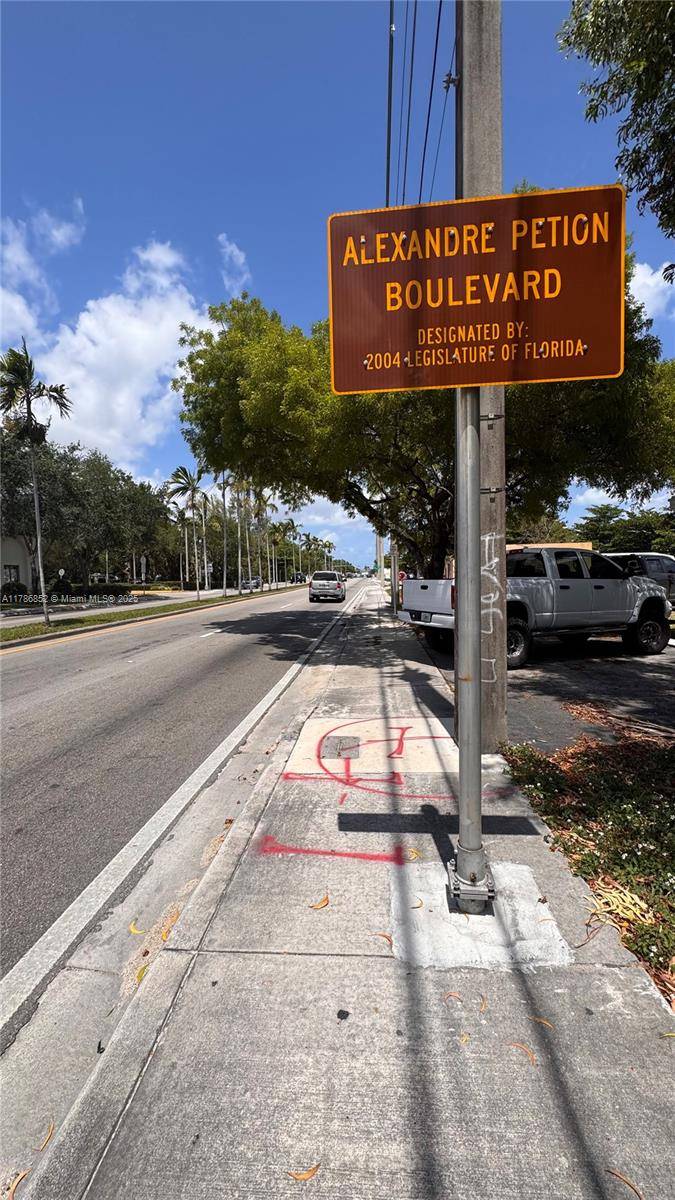 Miami, FL 33161,11955 W Dixie Hwy