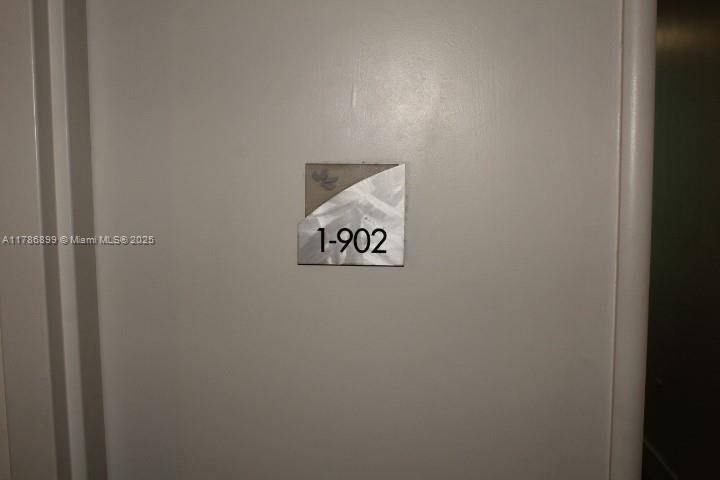 Aventura, FL 33180,3131 NE 188th St #1-902