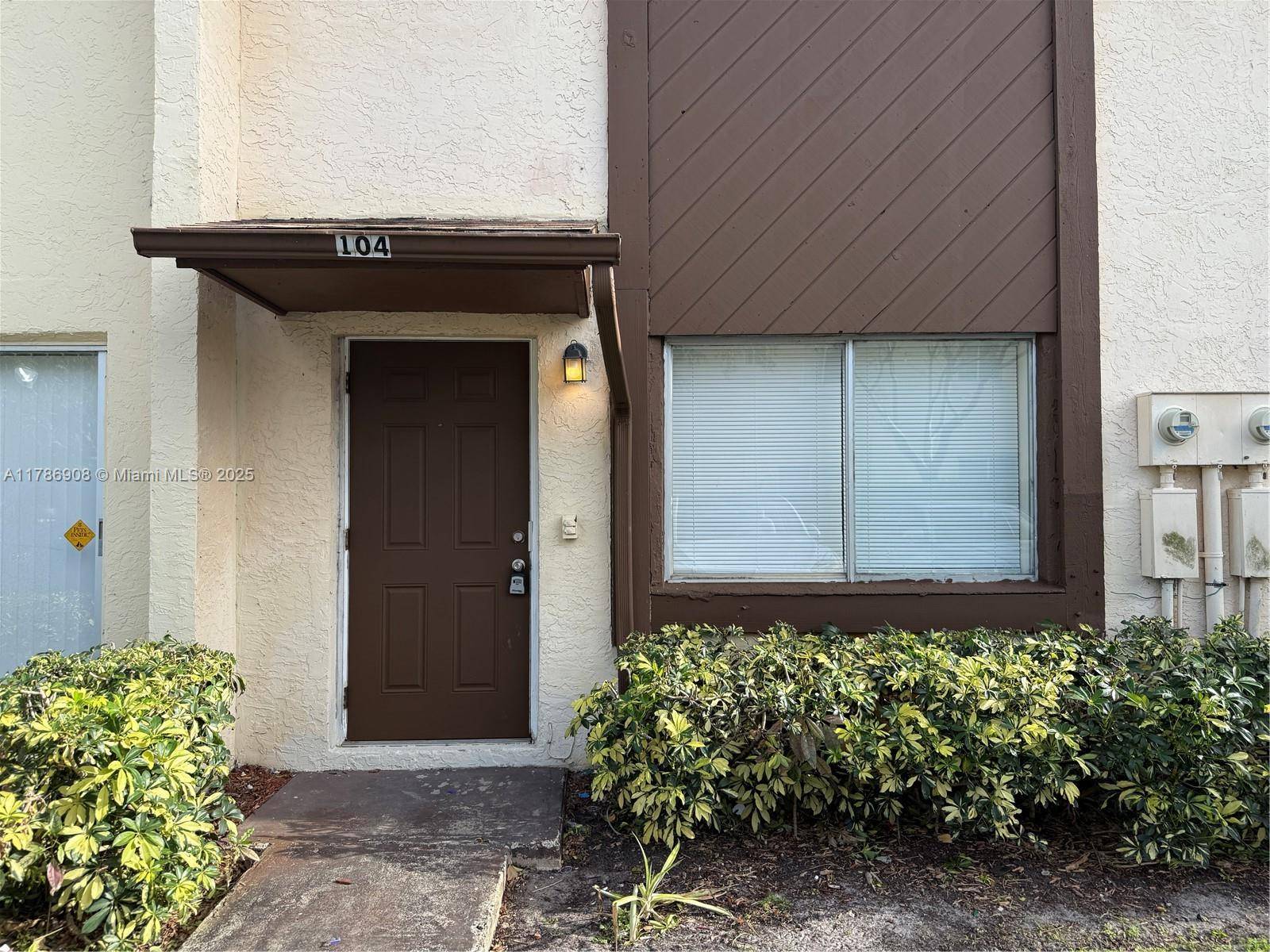 Margate, FL 33063,6627 Winfield Blvd #104-C