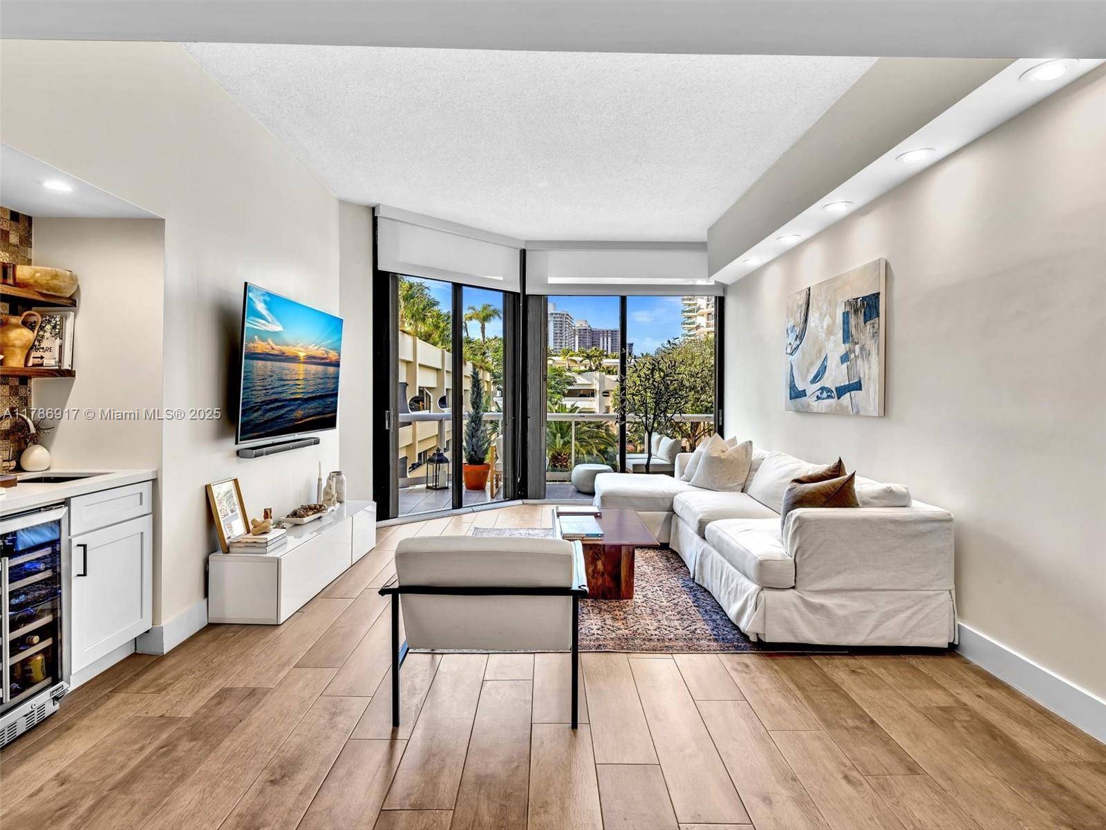 Aventura, FL 33180,20191 E Country Club Dr #311