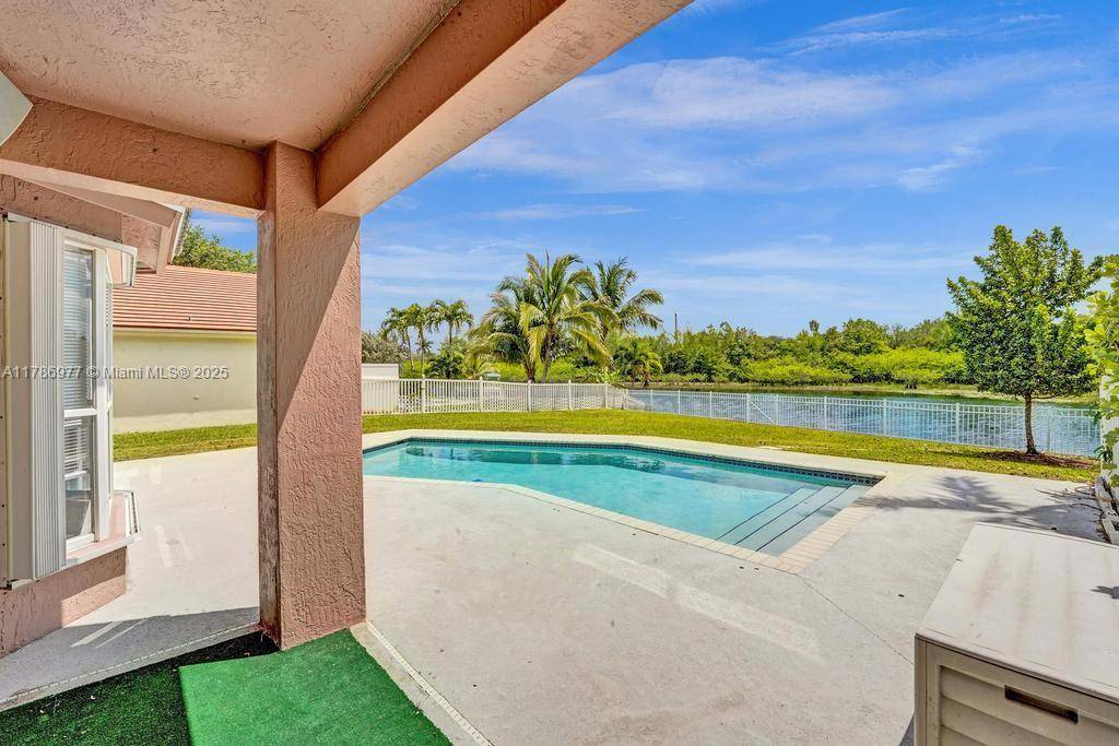 Pembroke Pines, FL 33029,1021 NW 173rd Ave