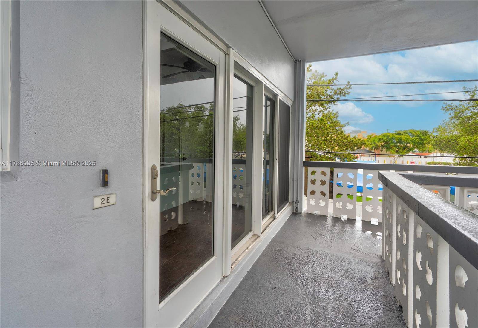 Hollywood, FL 33020,1818 Rodman St #2E