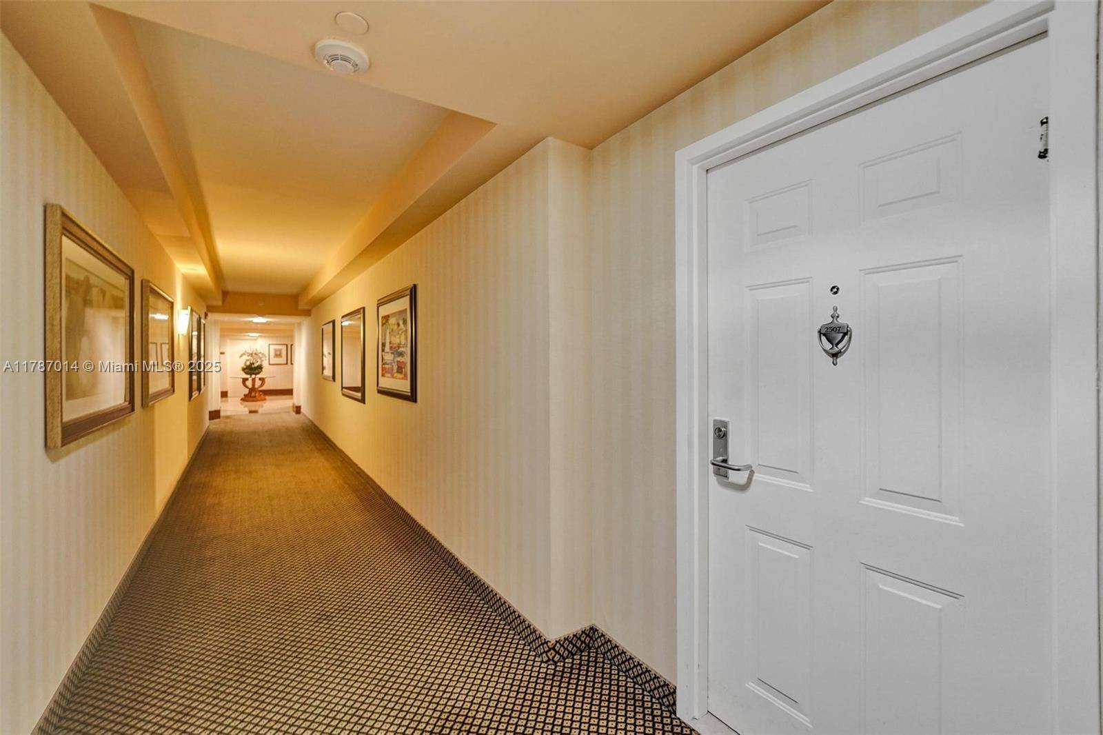 Aventura, FL 33180,19501 W Country Club Dr #2507