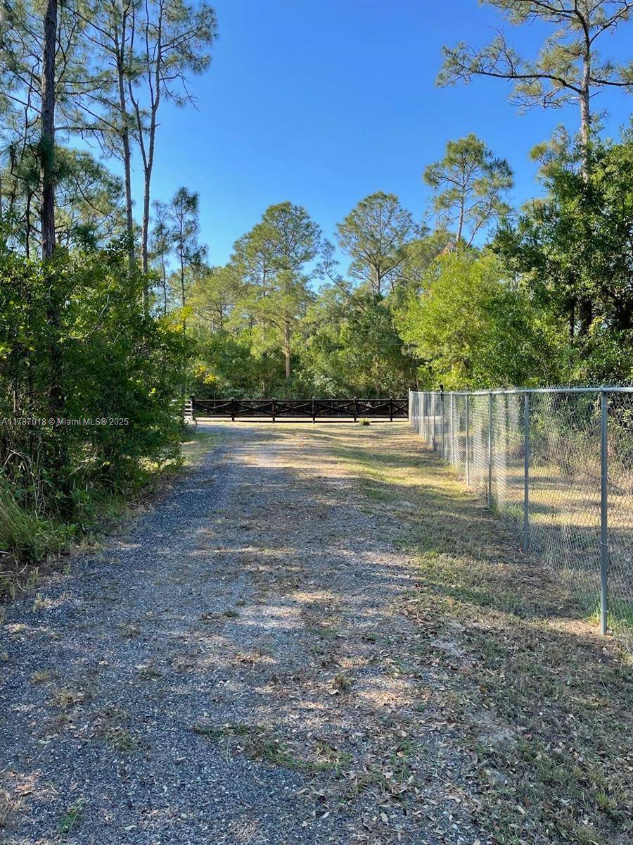 Clewiston, FL 33440,783 PINE CONE AVE