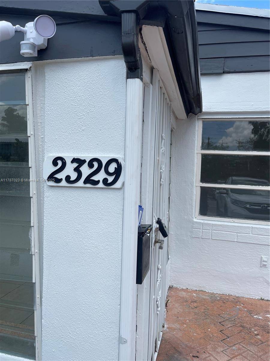 North Miami Beach, FL 33160,2329 NE 173rd St #FRONT
