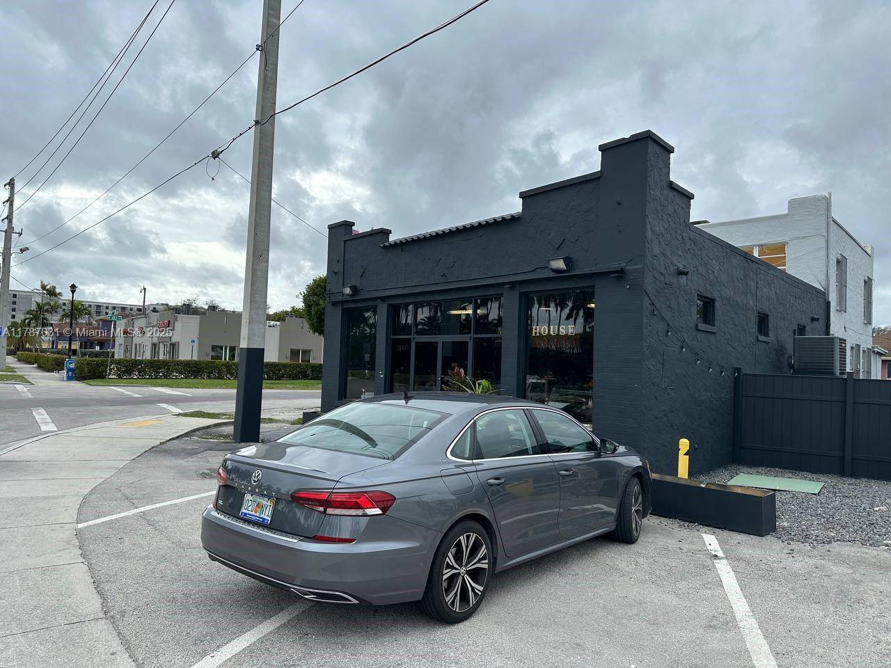 North Miami Beach, FL 33160,18300 W Dixie Hwy