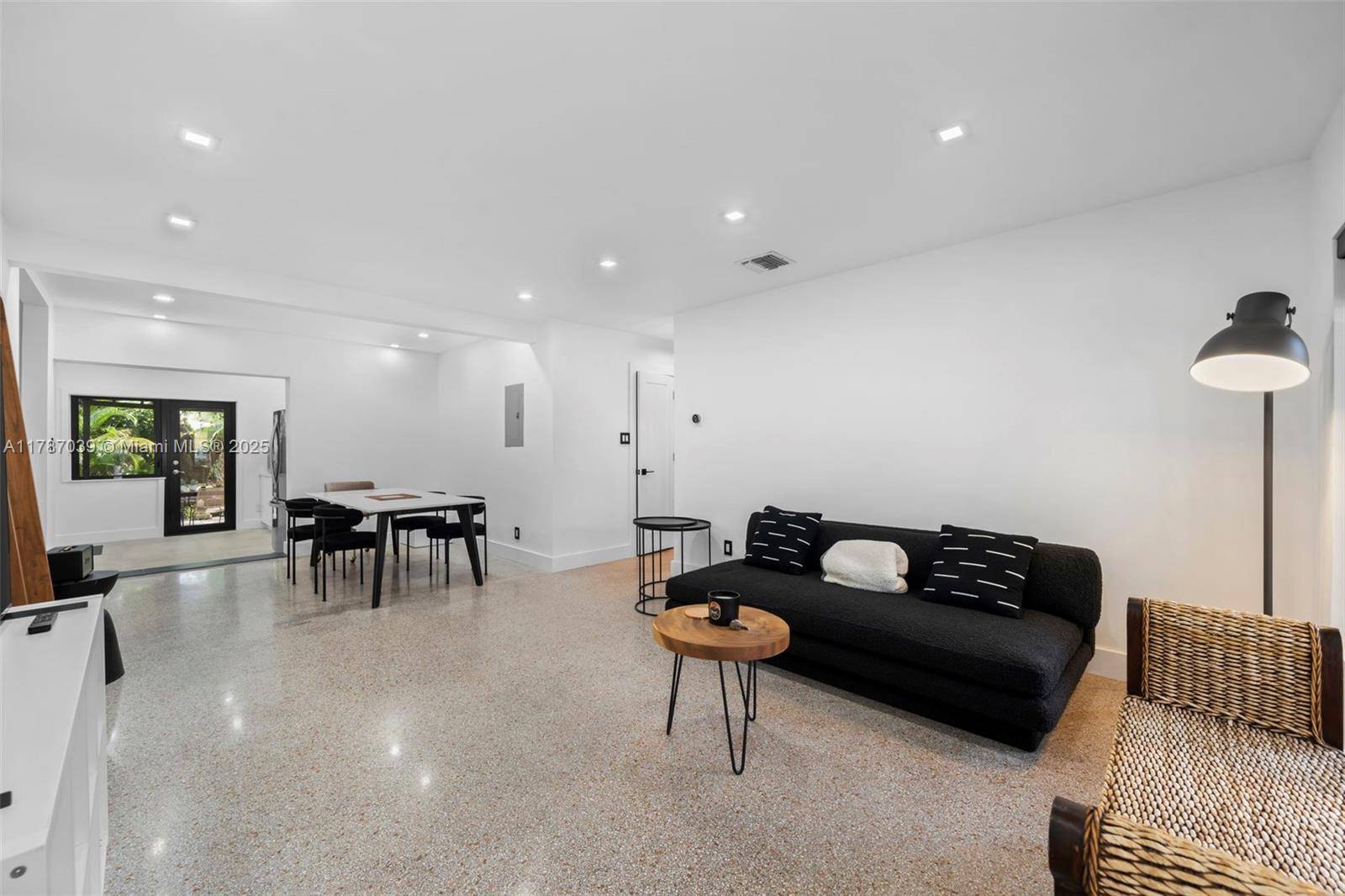 Fort Lauderdale, FL 33312,829 SW 4th Ct