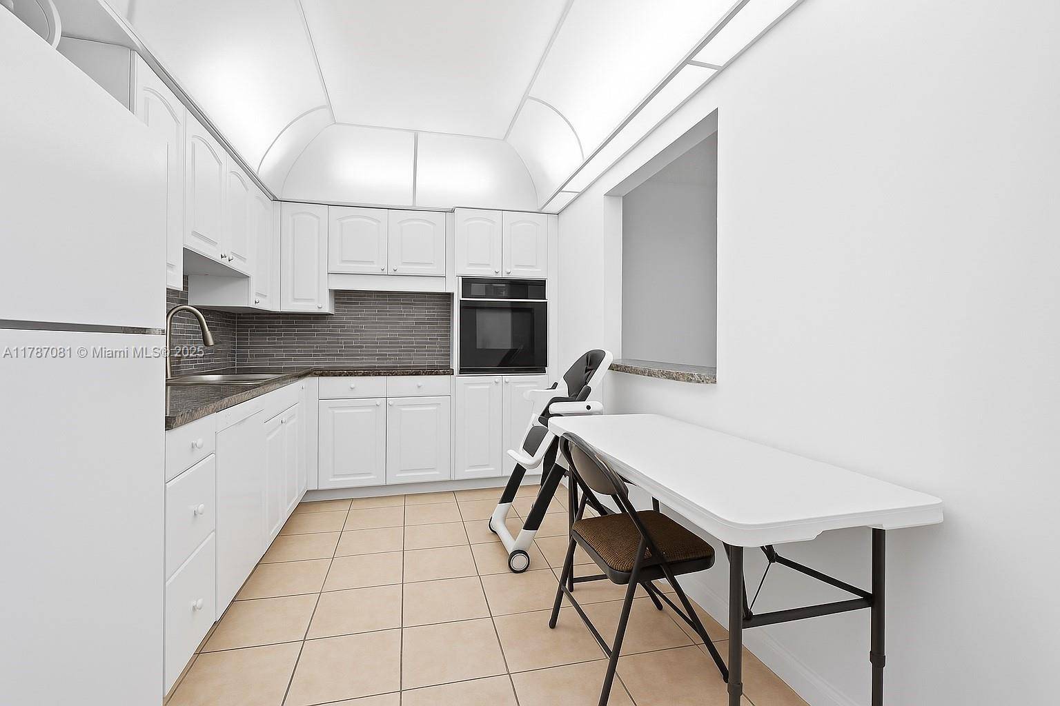 Sunny Isles Beach, FL 33160,19380 Collins Ave #226