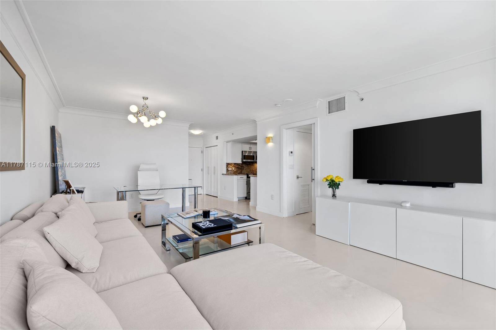Miami Beach, FL 33139,90 Alton Rd #907