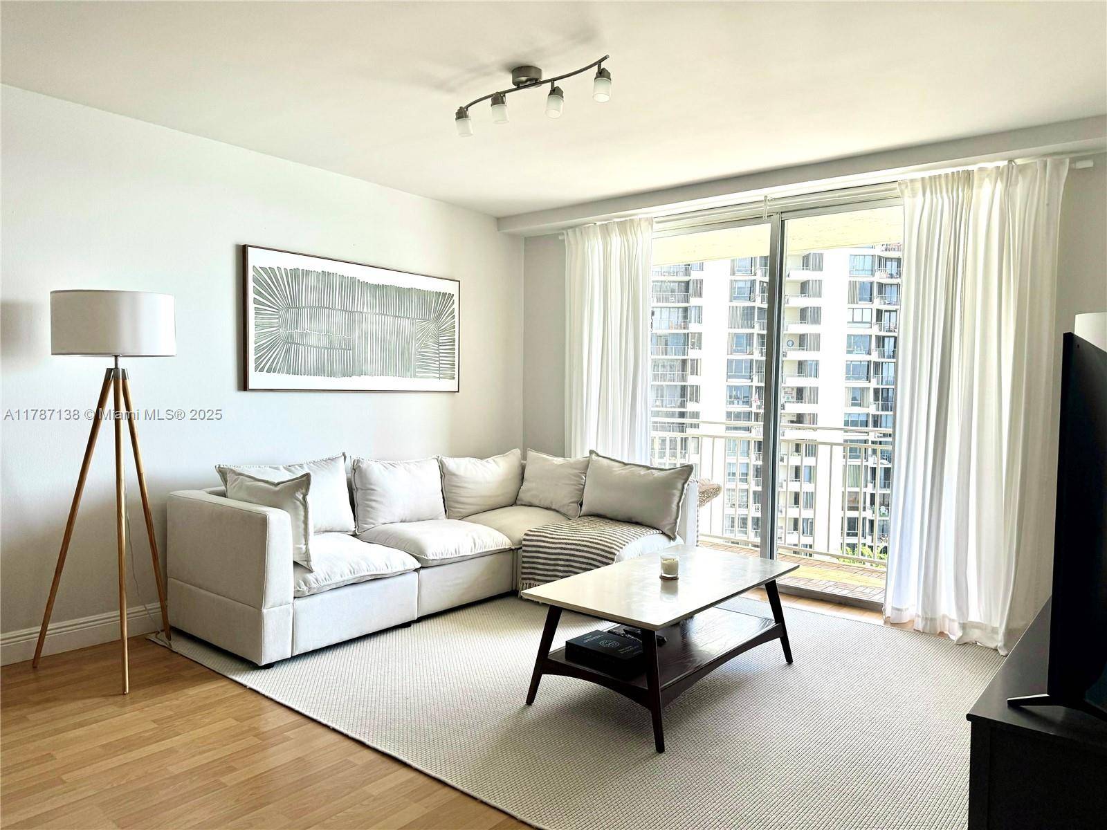 Miami, FL 33131,770 Claughton Island Dr #1405