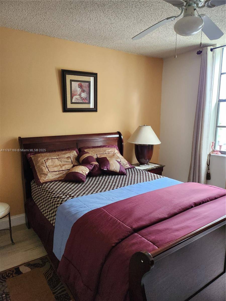 Margate, FL 33063,7321 NW 18th St #202