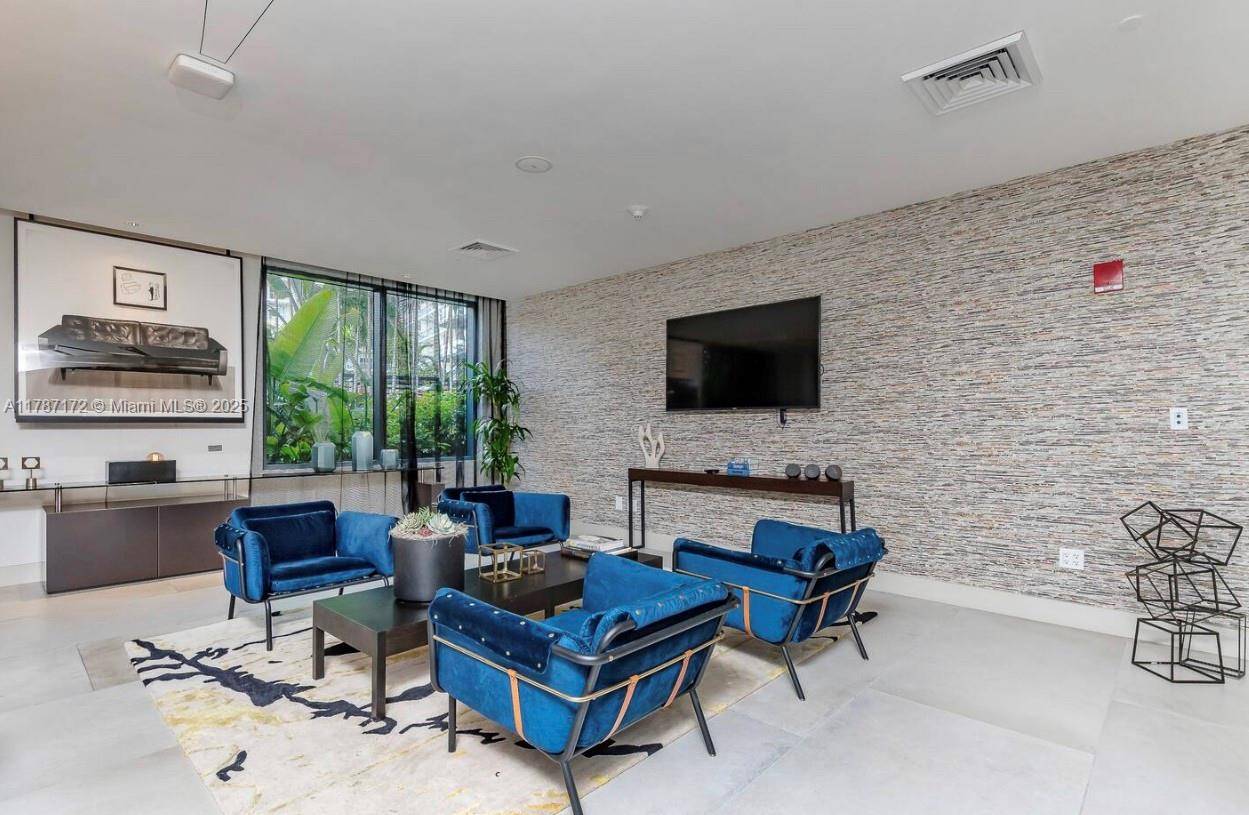 Miami, FL 33137,121 NE 34th St #1516