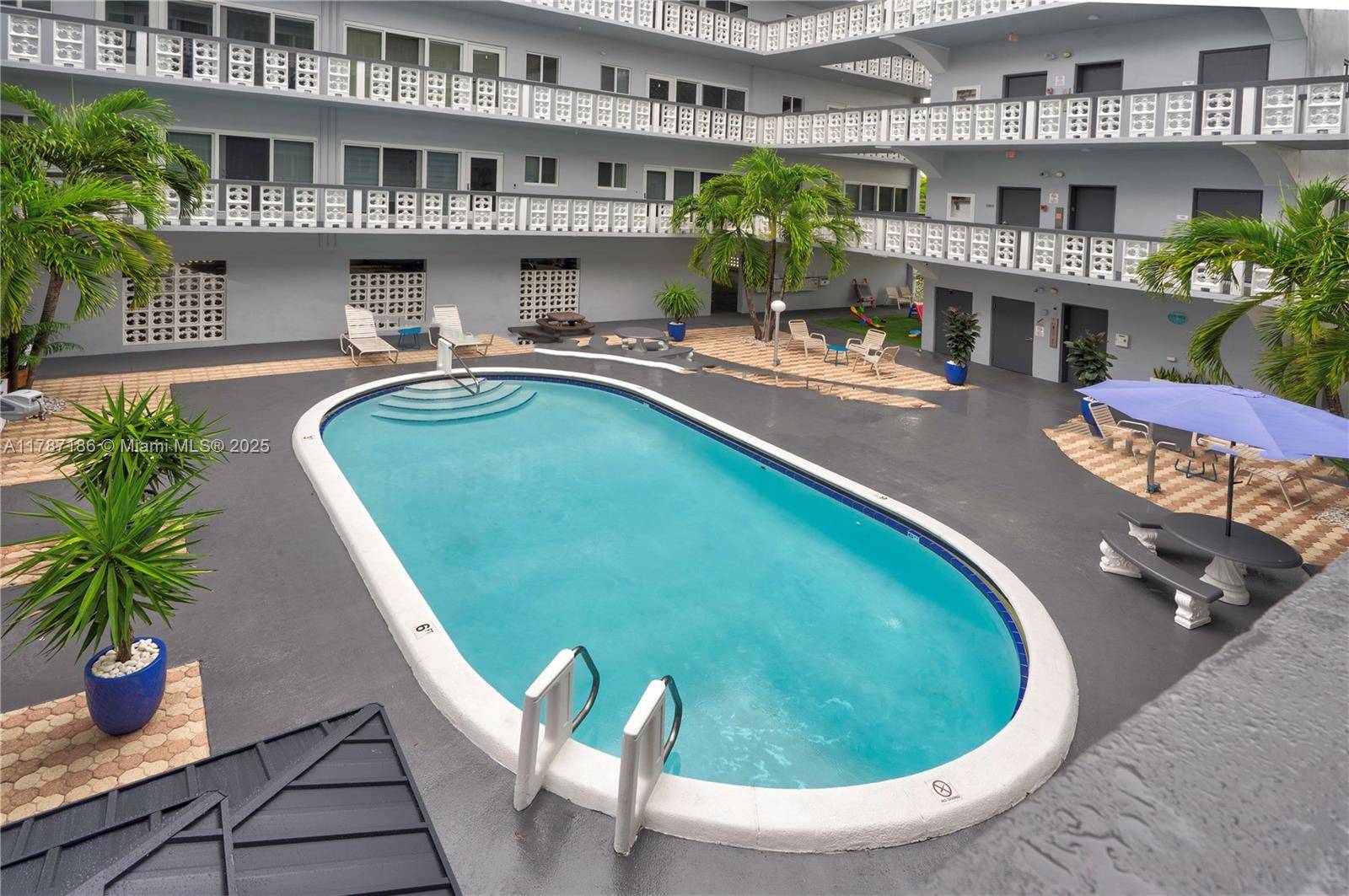 Hollywood, FL 33020,1818 Rodman St #2E