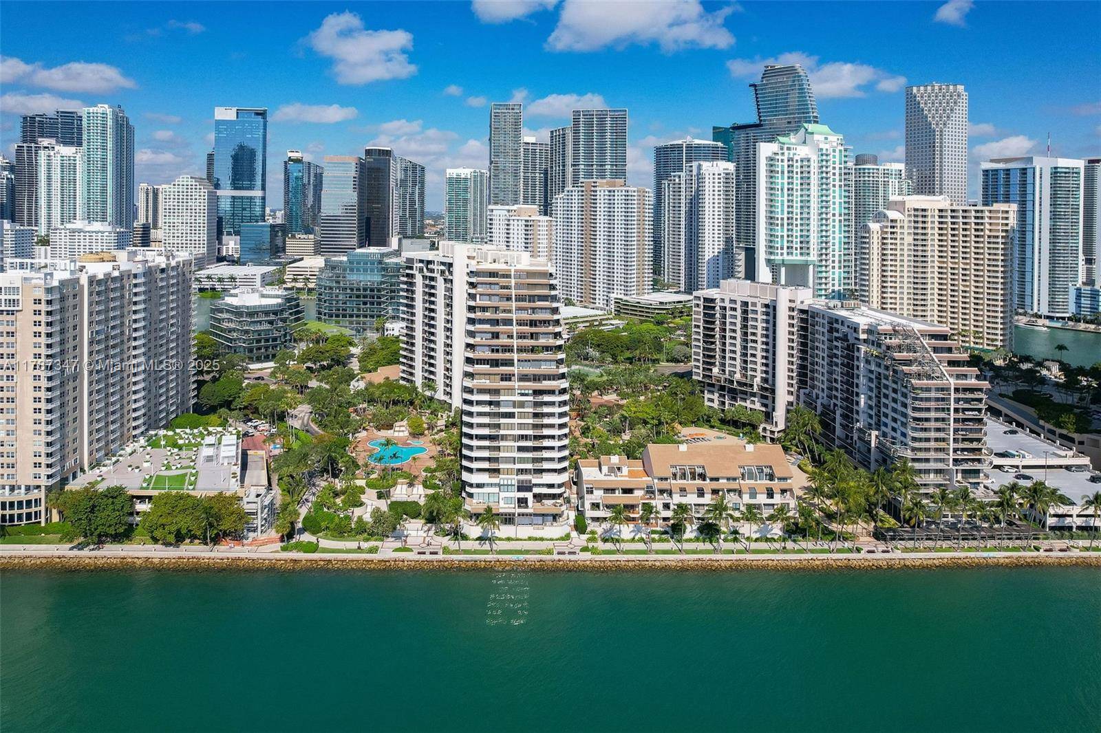 Miami, FL 33131,520 Brickell Key Dr #A201