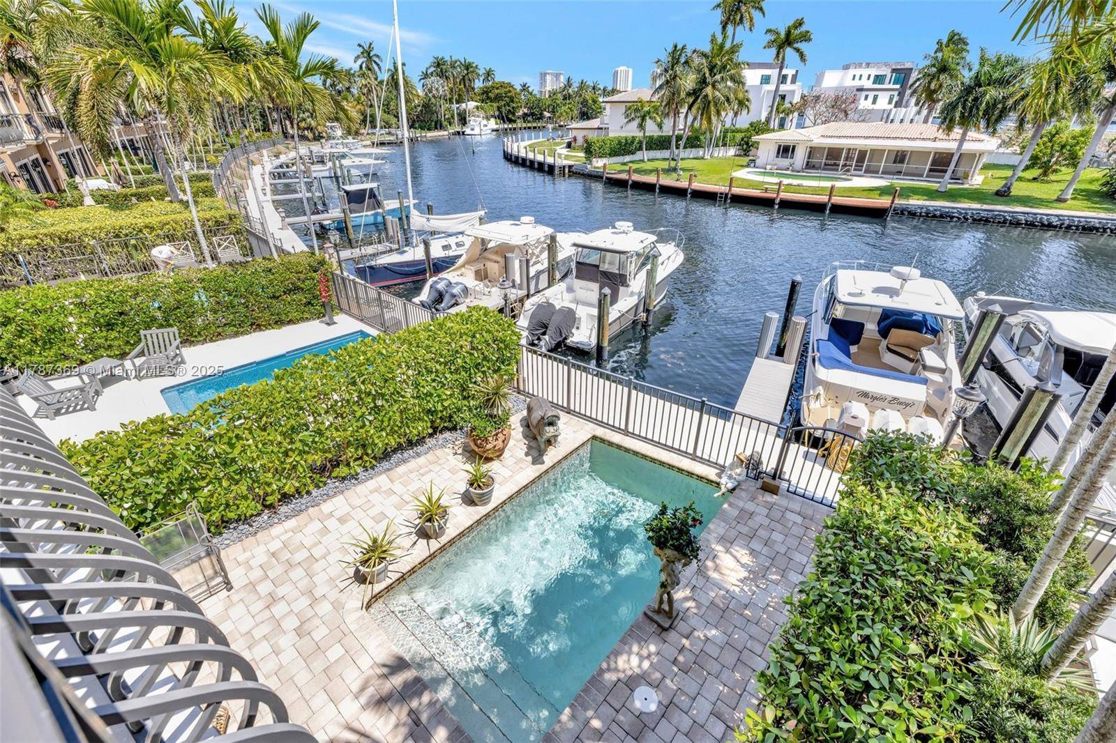 Pompano Beach, FL 33062,2154 SE 7th St