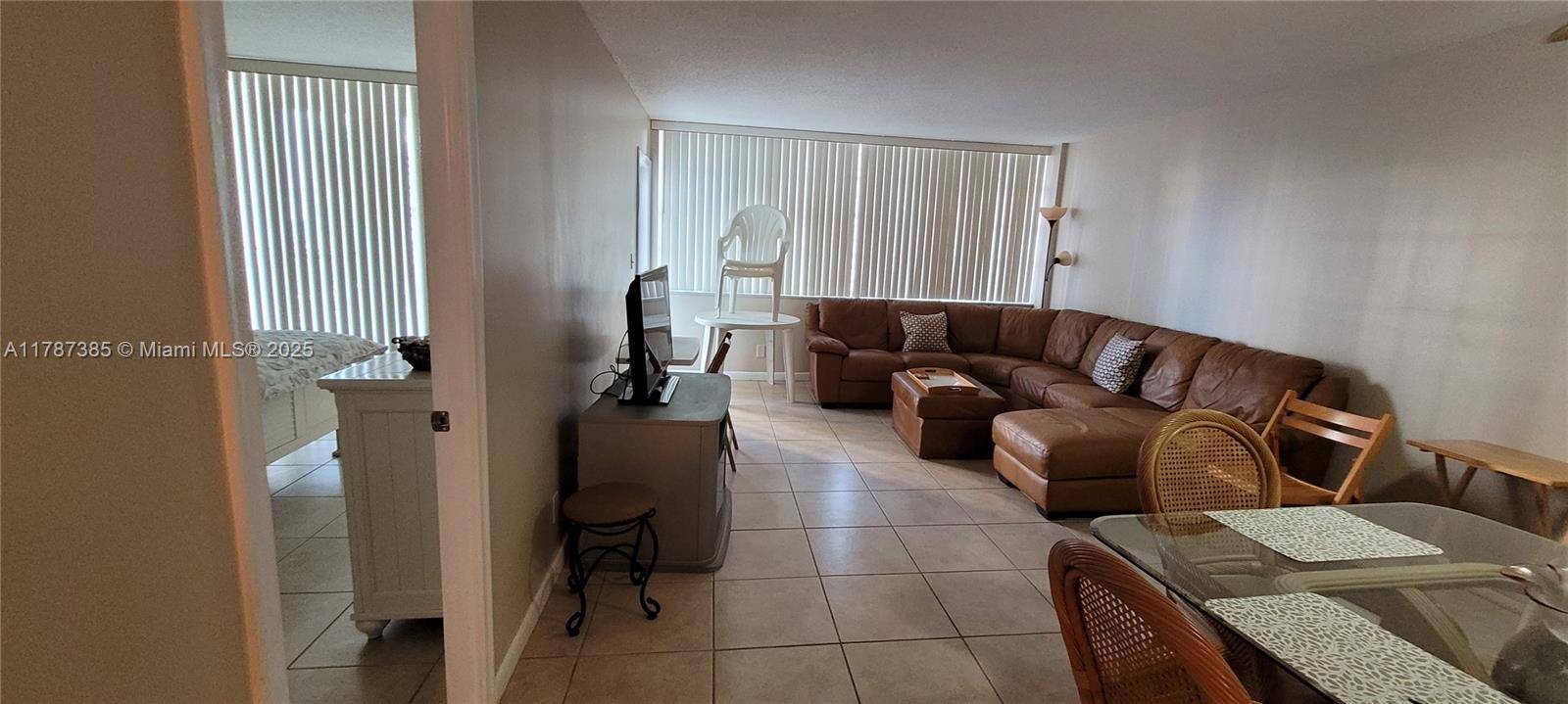 Hallandale Beach, FL 33009,1825 S Ocean Dr #811