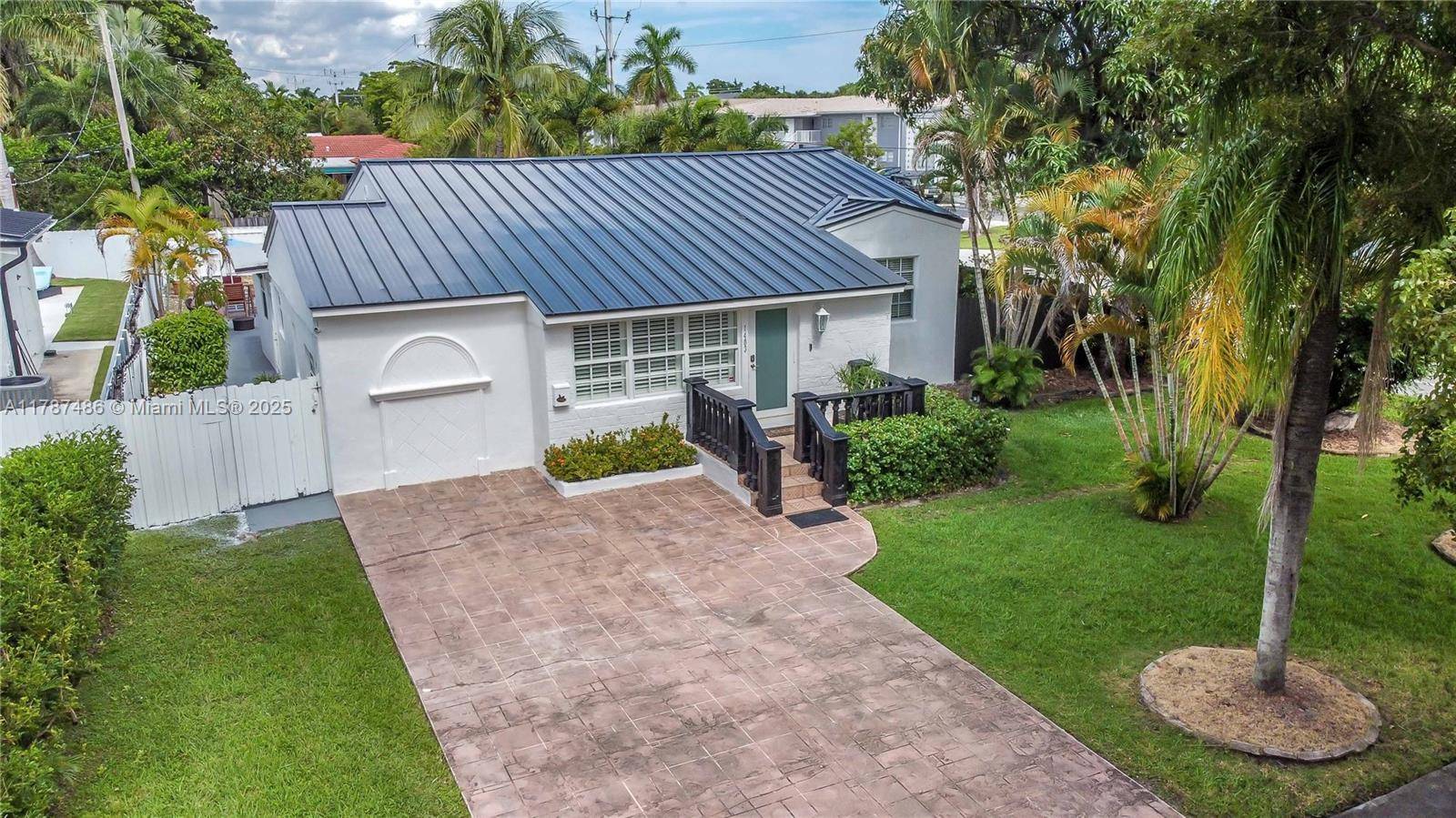 Hollywood, FL 33020,1403 Fletcher St